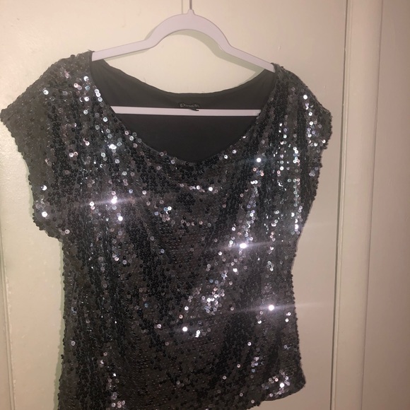 Women’s sequin top! - Picture 3 of 3